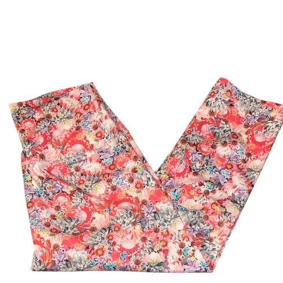 Lululemon Wunder under high rise crop - flowabunga print - size 6 - Picture 5 of 9